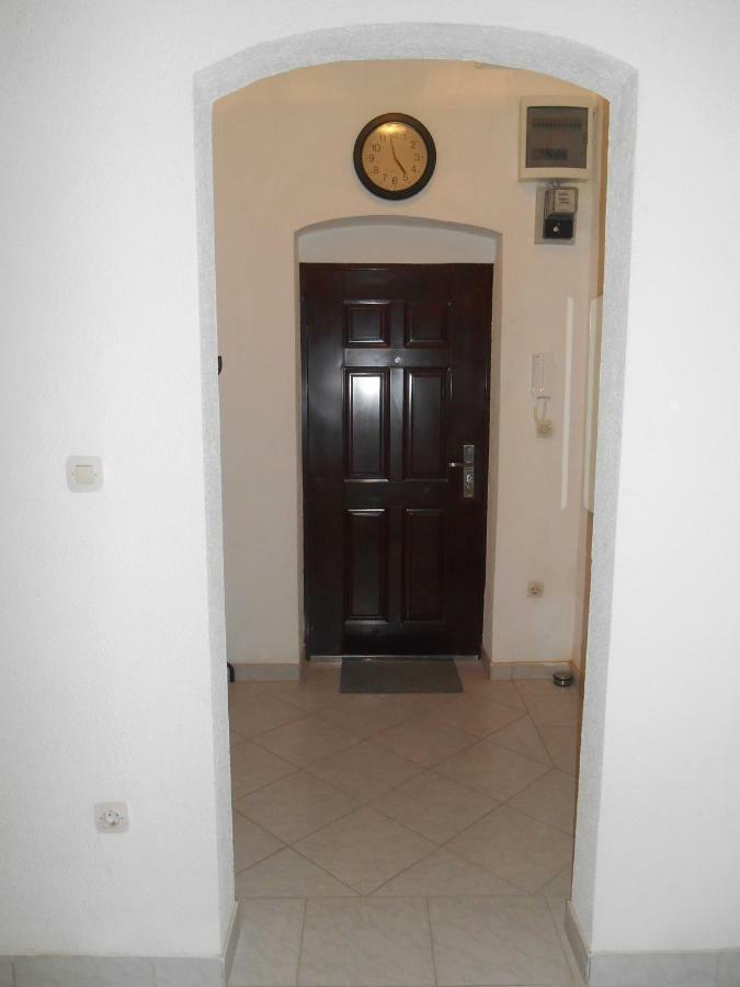 Rajan Apartment *